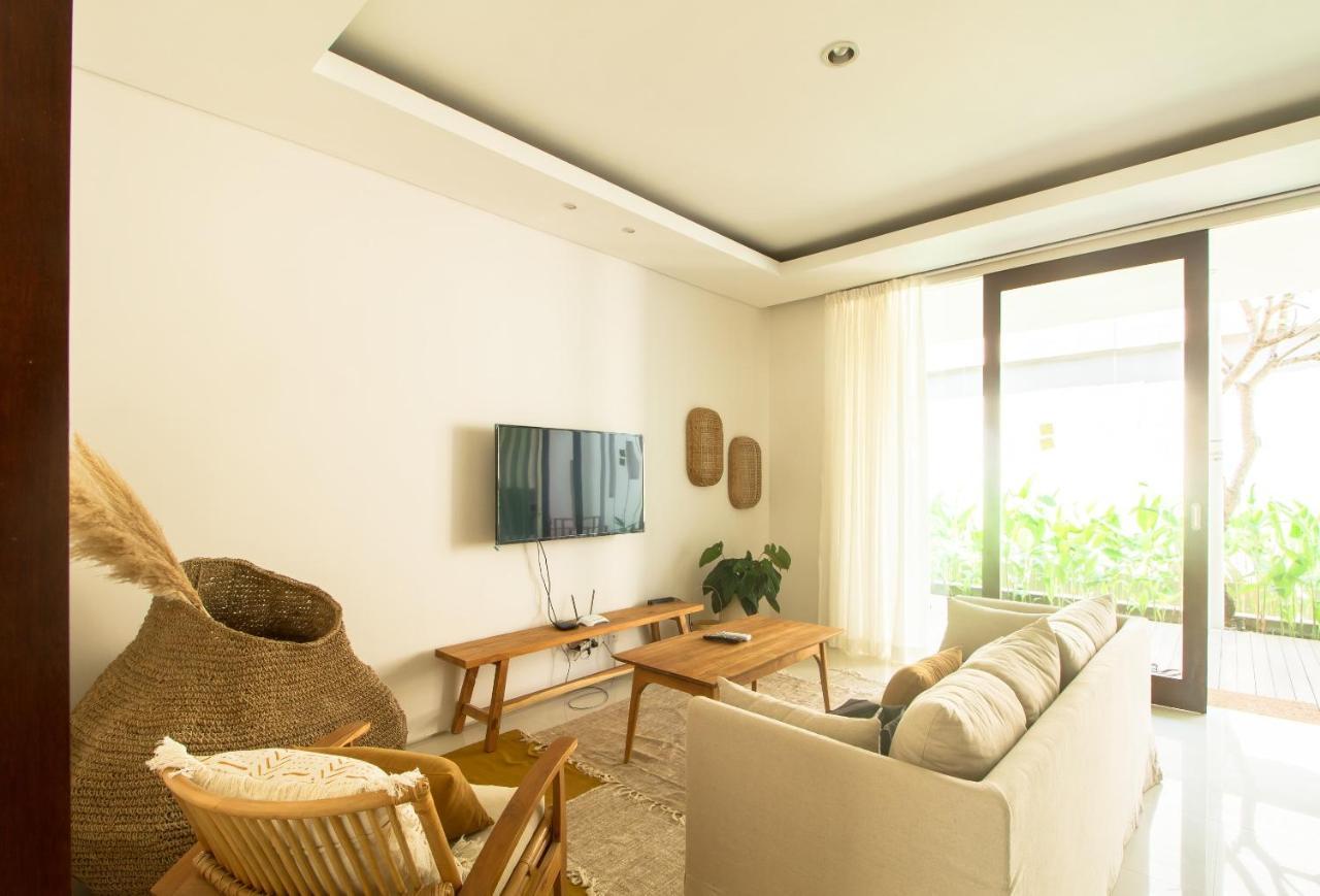 Pelangi 148 Beach Suites เซมินยัค ภายนอก รูปภาพ
